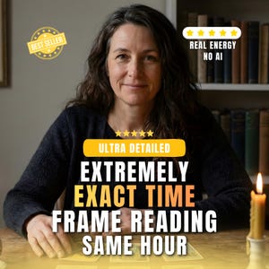 Puede incluir: Una mujer con cabello castaño largo sonríe, con el texto "ULTRA DETAILED, EXTREMELY EXACT TIME, FRAME READING, SAME HOUR." La imagen también incluye el texto "REAL ENERGY, NO AI" y una insignia de "BEST SELLER".