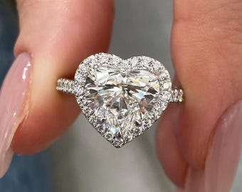 Anillo de compromiso de moissanita talla corazón de 3 quilates engastado en oro macizo de 14 quilates. Regalo a juego para aniversario de bodas. Joyería de lujo. Anillo de propuesta único.