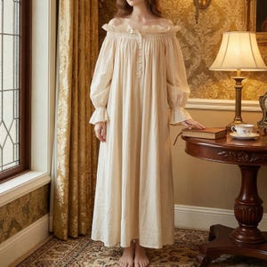 Camicia da notte da donna in raso con rifinure, pigiama in seta, vesto da notte con bottoni - Cina Nightgown e Seta gelificazione prezzo