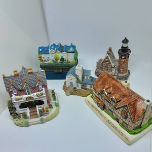 Miniature Shakespear&#39;s House, A Church, Miniature Houses for Your Diorama, or Displays/Collection