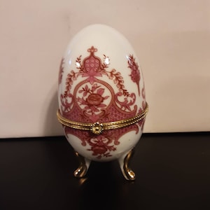 Egg Keepsake Porcelain Box With Hinged Lid, Footed