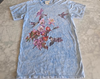 Vintage Habitat Jackson Hole Wyoming Hummingbird Floral Graphic Tee Blue Small