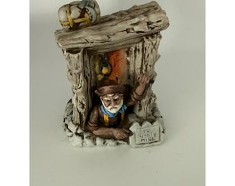 Decantador de cerámica Cyrus Noble Mine Gold Miner, año 1979, Haas Brothers, 100 ml.