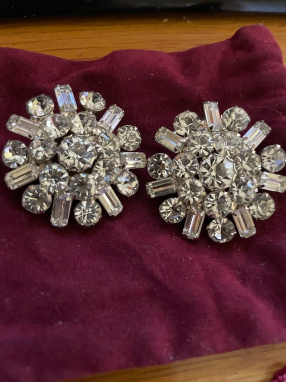 Vintage rhinestone round clip earrings. Baguettes… - image 5