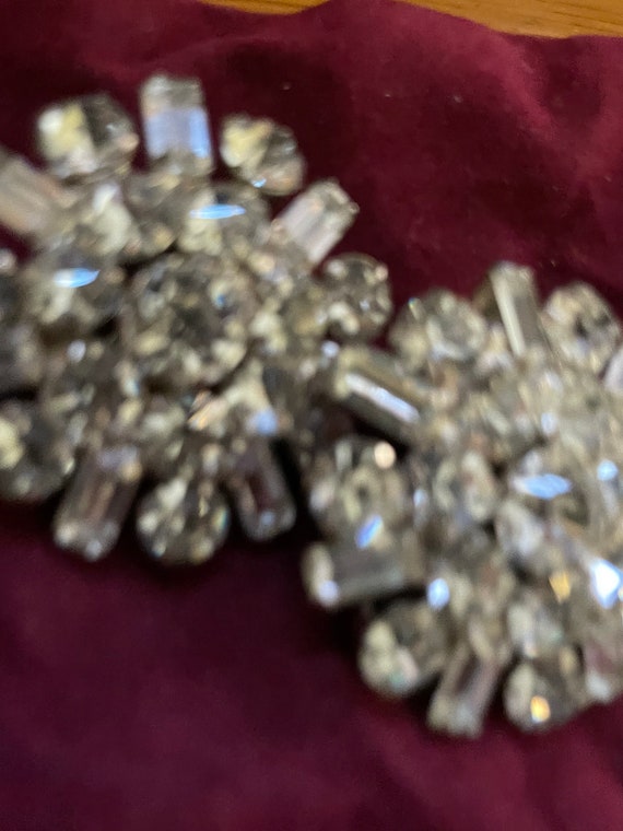 Vintage rhinestone round clip earrings. Baguettes… - image 3