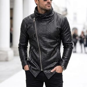 Schwarze Python Print Jacke für Herren | Schmal geschnittener Mantel im Biker-Stil