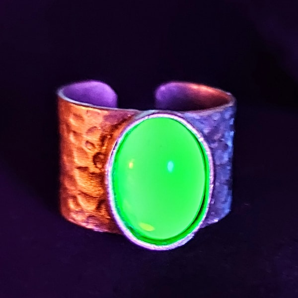 Uranium Glass Modern Hammered Band Glowing Art Nouveau Adjustable Ring!!!