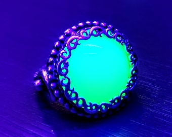 Anello Art Nouveau luminoso in vetro di uranio!!!