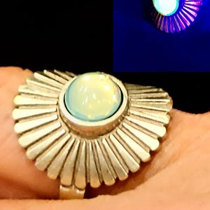 Uranium Glass Glowing Art Nouveau Ring!!!
