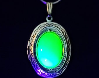 Uranium Glass Glowing Yellow & Silver Necklace Vintage Vaseline Faceted Fire-Polished Photo Locket!!!
