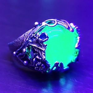 Uranium Glass Clear Stone Glowing Adjustable Art Nouveau Ring!!!