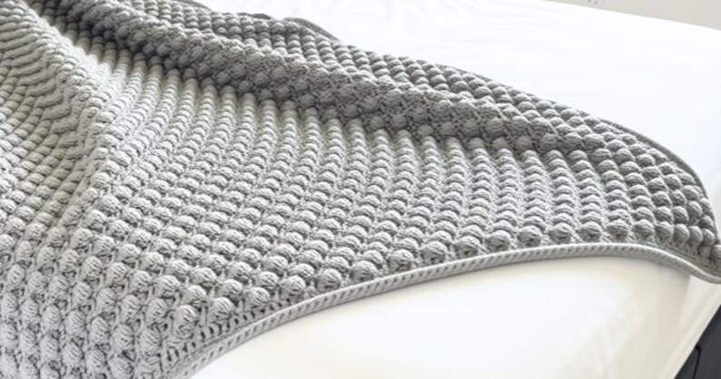 Frosted Berry Throw – Elegant gehaakt dekenpatroon met textuur (PDF) | Geschikt voor beginners afbeelding 2