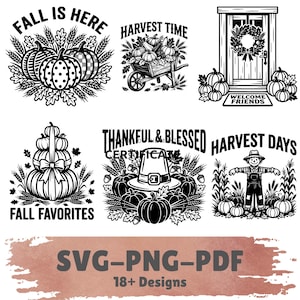 Puede incluir: Una colección de ilustraciones digitales en blanco y negro con temas otoñales que incluyen calabazas, trigo, una carretilla, una puerta con corona, un sombrero de peregrino y un espantapájaros con textos como FALL IS HERE, HARVEST TIME y THANKFUL & BLESSED.
