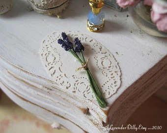 Small Bunch of Lavender for Dollhouse