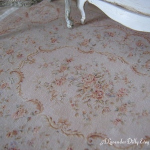 L 18th Century Soft Green/Beige NO FRINGE Dollhouse Rug 1:12th scale Miniature