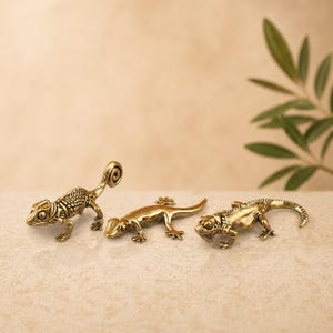 Mini Brass Gecko Figurines, Antique Style Lizard Statue, Vintage Animal Decor, Desk Ornament