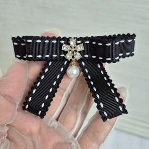 Small black bow brooch tie with pearl, Slim ribbon bowtie
