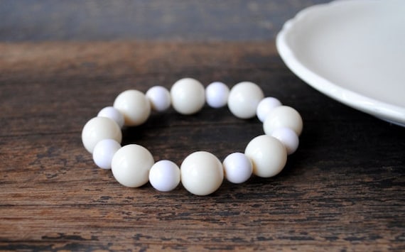 1940s Antique Bead Bracelet, Round Creamy White &… - image 1