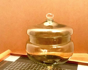 Bombonera de Eisch - Mediados de siglo - Tarro de cristal color oliva con tapa