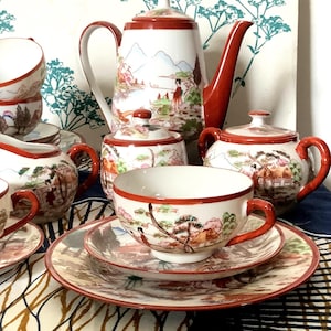 Japanese Tea Service - Lithophania Geisha Porcelain, eggshell - 5 place settings, large teapot, milk jugs and Sugar bowls