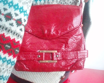 Vintage Shoulder-Bag from the 70ies - Bright Red - Leatherette - Patent leather