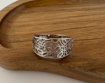 Vintage Sterling Silver Floral Cutout Ring Wide Flower Band Size 10