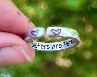 Bague Sisters are Forever, bijoux de soeur réglables et empilables, cadeau meilleur ami, cadeau de soeur fait main, bague de soeur personnalisée personnalisée