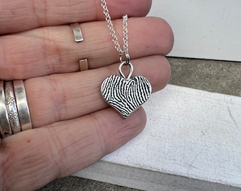 Small Fingerprint Heart Necklace Gift, Mother's Day Gift, Children's Fingerprint Gift, Unique Gift Idea for Mom, Thumbprint Heart Charm Gift