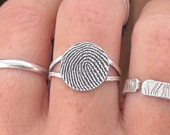 Thumbprint Ring in 925 Sterling Silver, Textured Fingerprint, sympathy thumbprint ring, personalized jewelry, Deeply Engraved, anniversary