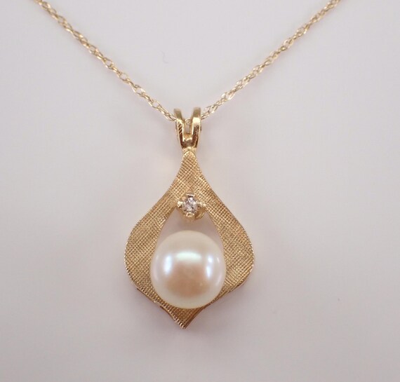 Vintage Pearl Charm Necklace - 14K Yellow Gold Thin Choker Pendant Chain - Dainty Estate Teardrop Jewelry Gift