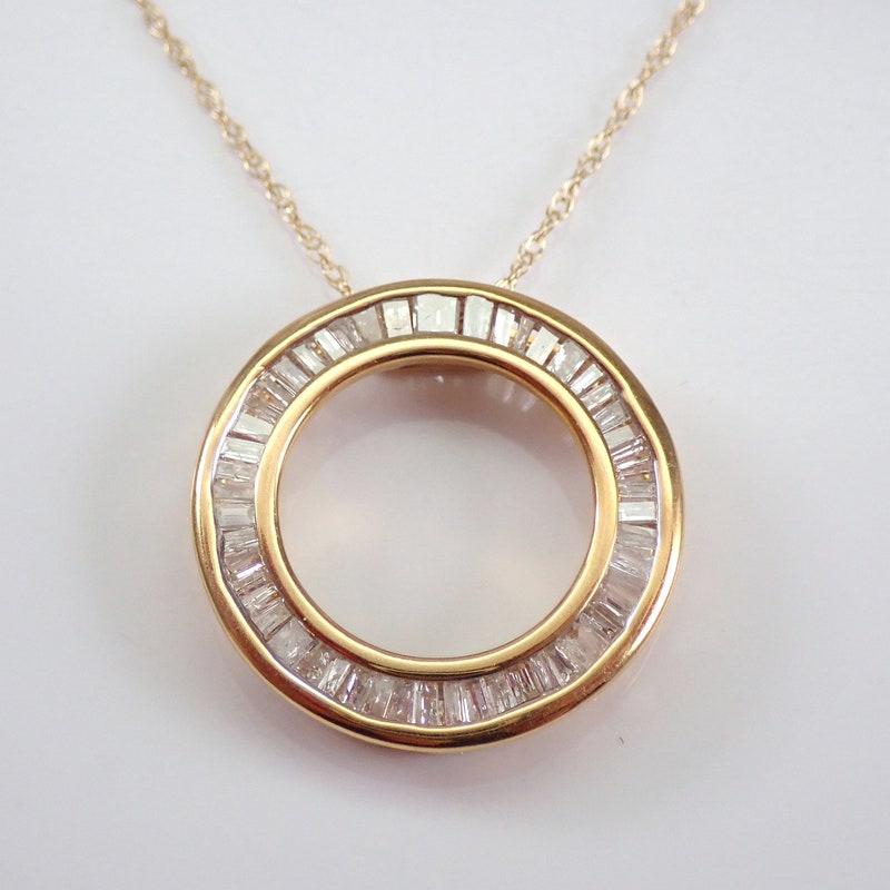 Gold Circle Pendant Necklace main image 1