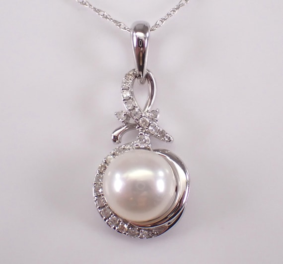 14K White Gold Pearl and Diamond Necklace: Dangle Gemstone Charm Pendant and Chain