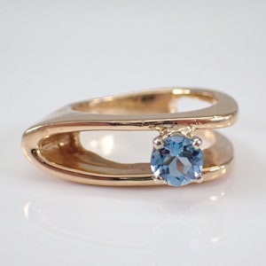 80s Vintage Blue Topaz Pinky Ring - 14K Yellow Gold Solitaire Setting - Unique Gemstone Fine Jewelry Gift image 5