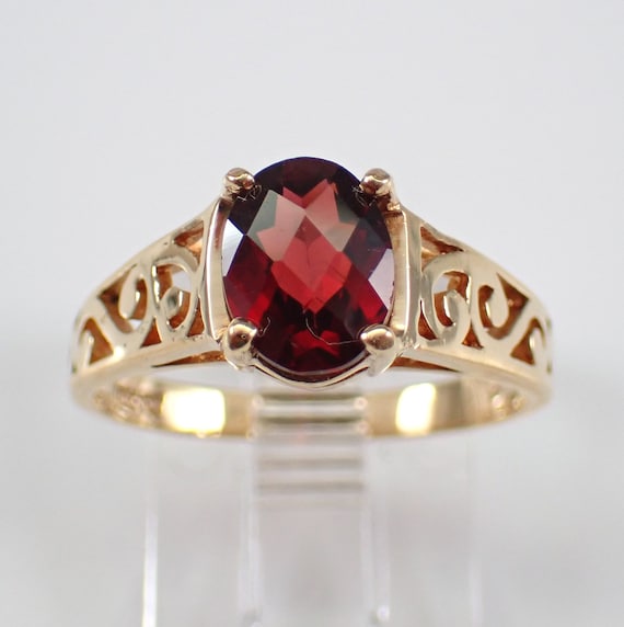 Vintage Garnet Solitaire Ring - Estate Yellow Gold January Birthstone Gift - Dainty Filigree Engagement Promise