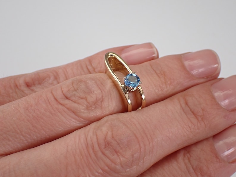80s Vintage Blue Topaz Pinky Ring - 14K Yellow Gold Solitaire Setting - Unique Gemstone Fine Jewelry Gift image 8