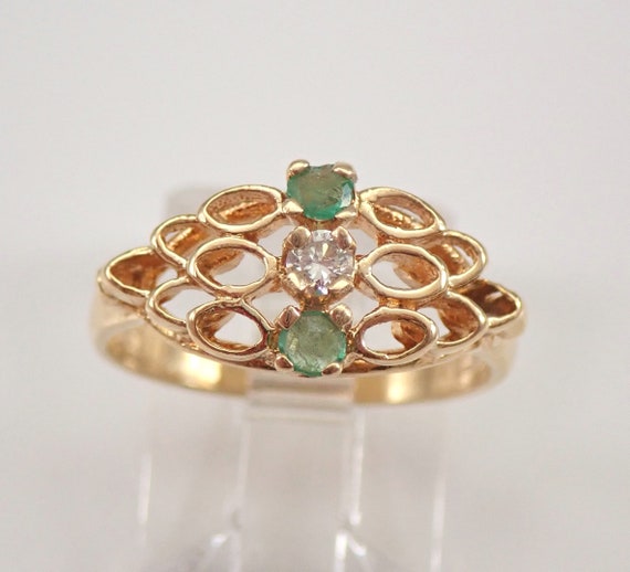 Estate Vintage 14K Yellow Gold Diamond and Emerald Three Stone Ring Band Size 6