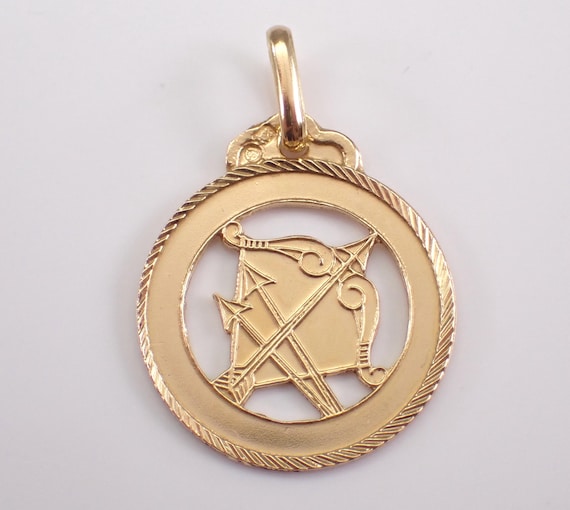 Vintage 14K Yellow Gold Sagittarius Zodiac Charm: Estate Bow and Arrow Disk Pendant