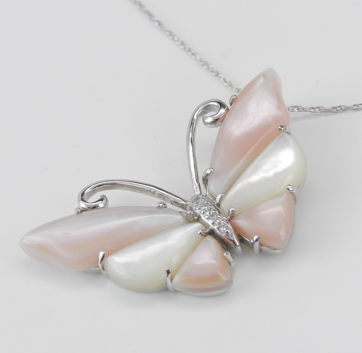 Diamond and Mother of Pearl Butterfly Pendant White Gold Necklace Chain 18