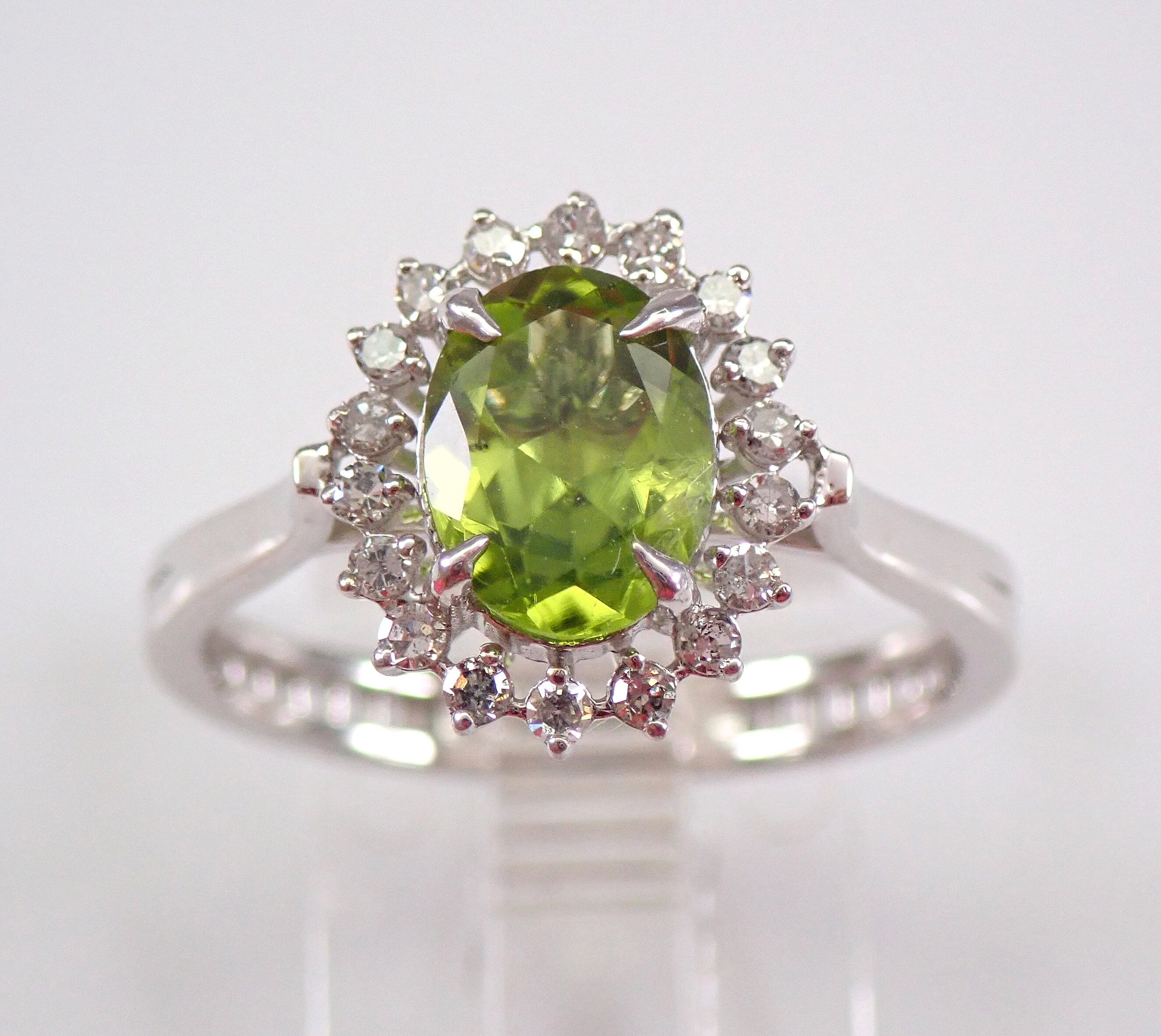 Rings : Enchanted Peridot Ring in 14K White Gold