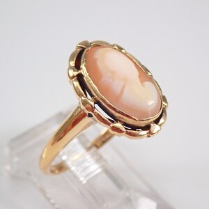 Vintage Solid Yellow Gold Cameo Ring, Antique Bezel Set Solitaire image 2