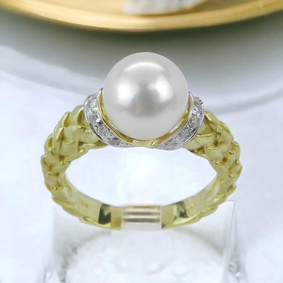 Solid 18K Yellow Gold Pearl Ring, Scalloped Diamond Accent Setting, Unique Bridal Engagement Ring, June Birthstone Jewelry