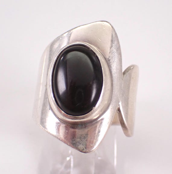 Vintage Sterling Silver Onyx Ring - Estate Solitaire Gemstone Band - Unique Abstract Modern Jewelry Gift