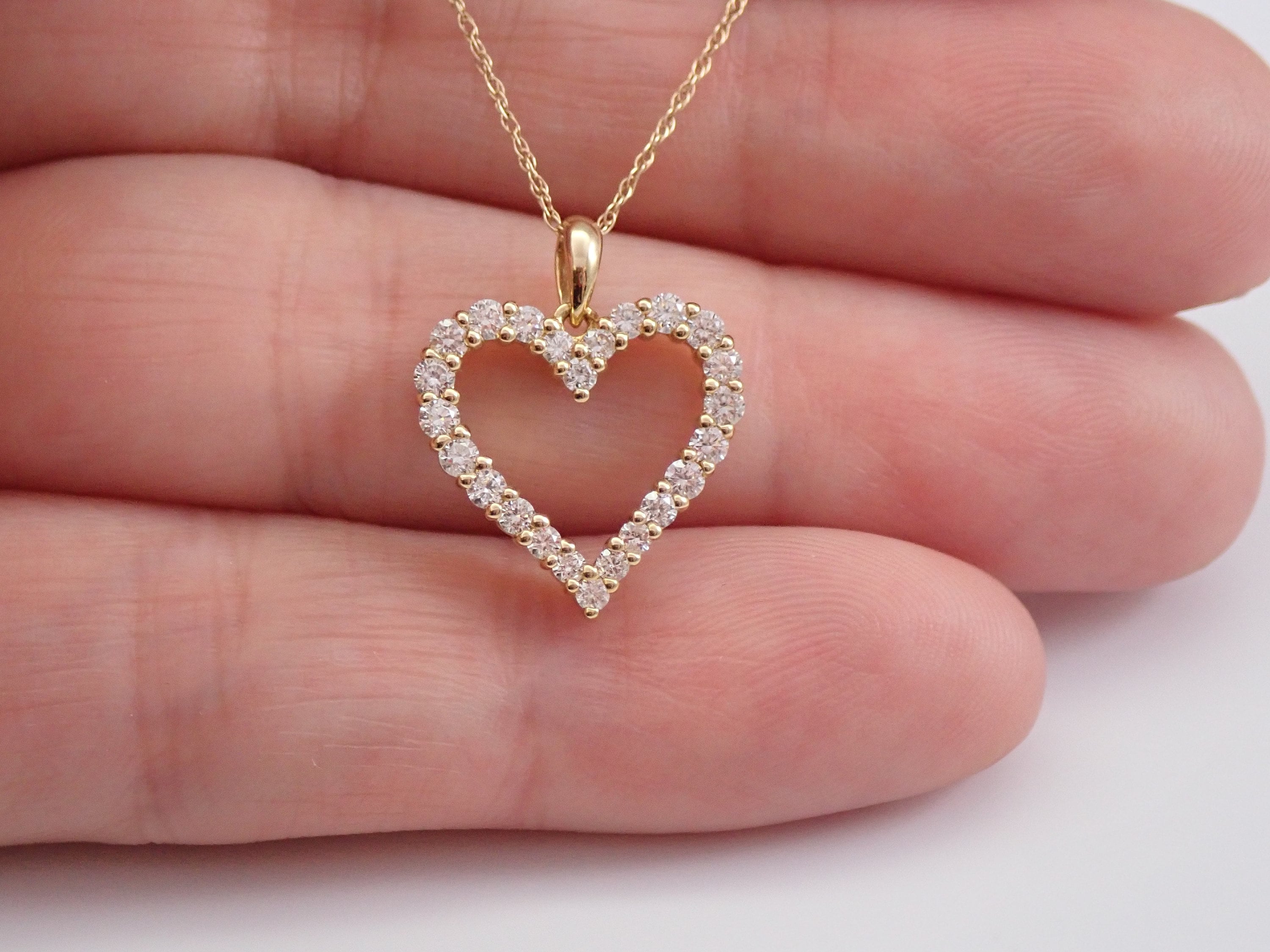 Gold heart chain necklace
