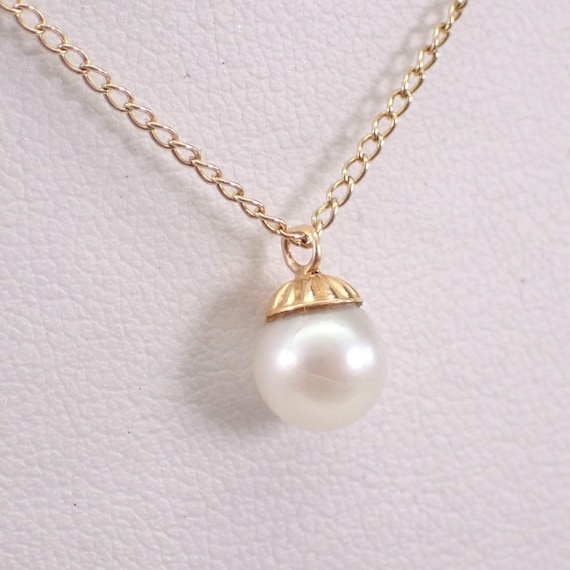 14K Yellow Gold Vintage Pearl Necklace: Dainty Solitaire Estate  Charm Pendant and Chain