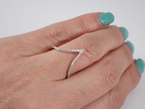 Genuine Diamond Chevron Ring - White Gold Stackable V Band - Fine Jewelry Gift - Modern Fashion Simple Right Hand Ring