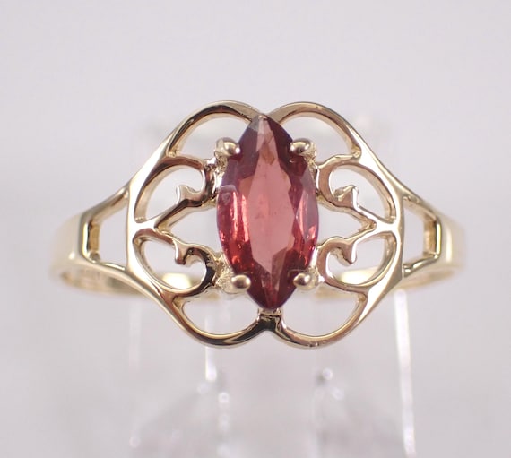 Vintage Yellow Gold Garnet Solitaire Ring: Estate Dainty Engagement Setting