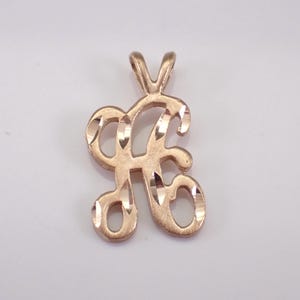 Dije colgante con inicial antigua, pequeño dije vintage con letra cursiva en oro amarillo de 14 quilates para collar o pulsera.