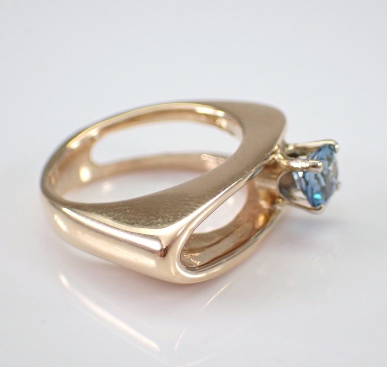 80s Vintage Blue Topaz Pinky Ring - 14K Yellow Gold Solitaire Setting - Unique Gemstone Fine Jewelry Gift image 7