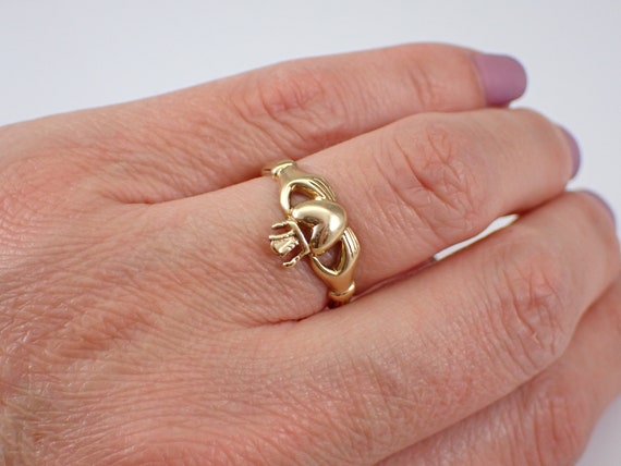 Vintage Yellow Gold Claddagh Ring - Irish Wedding… - image 5