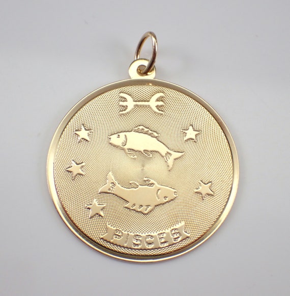 Vintage 14K Yellow Gold Pisces Zodiac Char - Estate Astrology Star Sign Engraved Disk Pendant